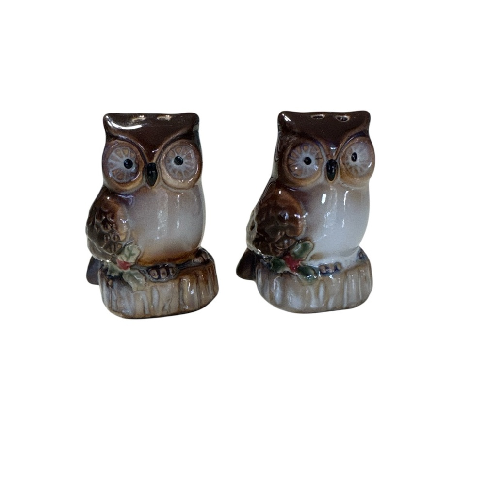 Owl Mini Salt and Pepper Shakers on Stump with Holly Sprig Ceramic 2 inch
